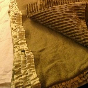 Blanket Set 2 Pillow Cases